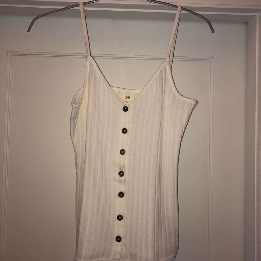 Tops - Picture 5 of 6